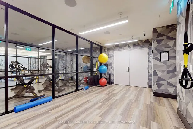 Additional image 32 of 15 Merchants' Wharf Unit 902