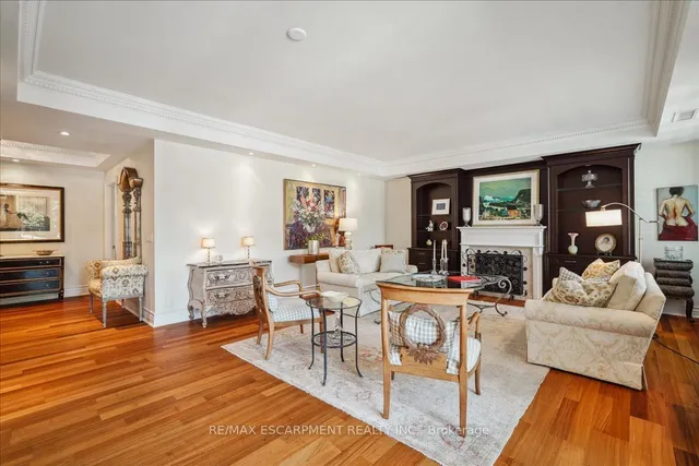 Additional image 21 of 68 Yorkville Ave Unit 304