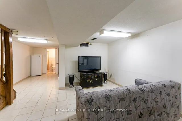 Additional image 26 of 26 Greenlaw Ave