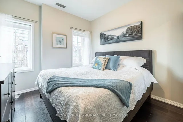 Additional image 17 of 15 Windermere Ave Unit TH101