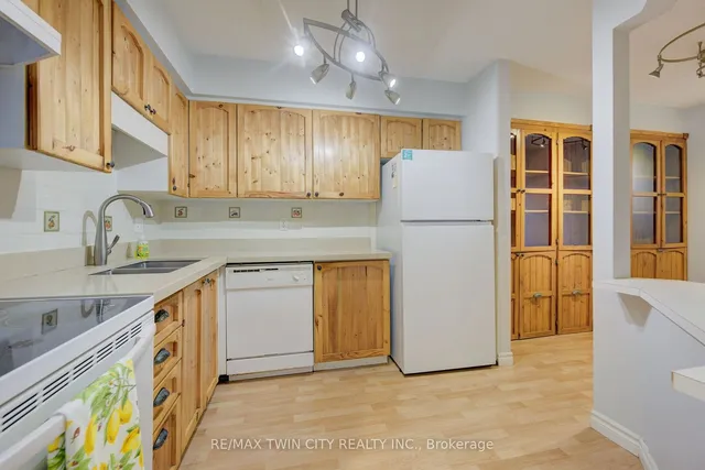 Additional image 9 of 3085 Kingsway Dr Unit 25