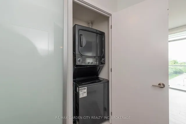 Additional image 24 of 103 The Queensway Unit 405