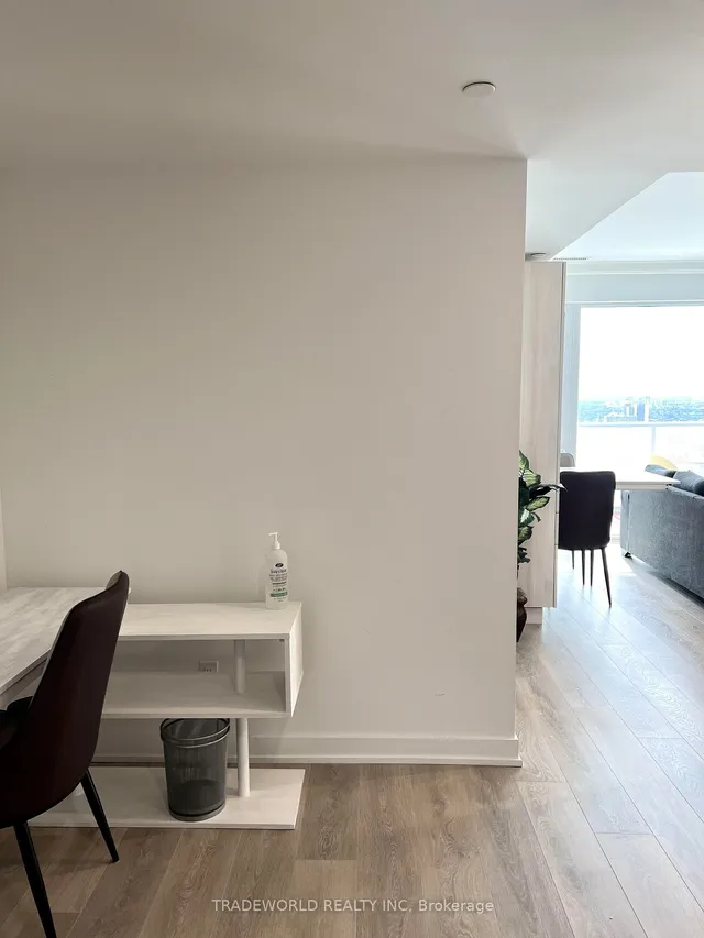 Additional image 4 of 501 Yonge St Unit 4002