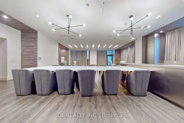 Additional image 30 of 39 Roehampton Ave Unit 506