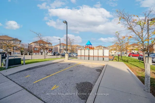 Additional image 26 of 50 Howe Dr Unit 3D