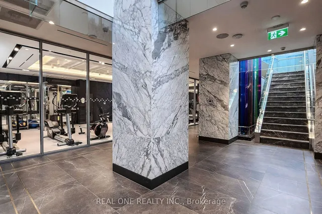 Additional image 36 of 118 Merchants' Wharf Unit 320