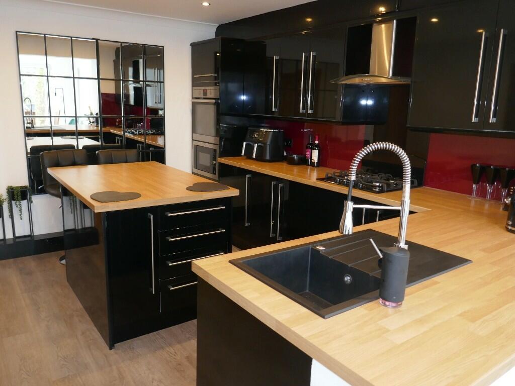 Additional image 3 of OAKRIDGE PARK, YEOVIL