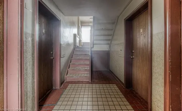 Additional image 18 of 15 Floral Cres