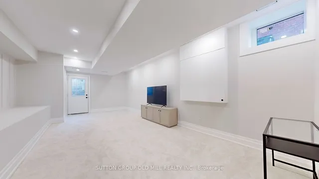 Additional image 16 of 497 Armadale Ave