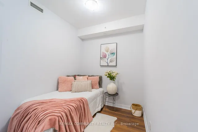 Additional image 9 of 210 Simcoe St Unit 1210