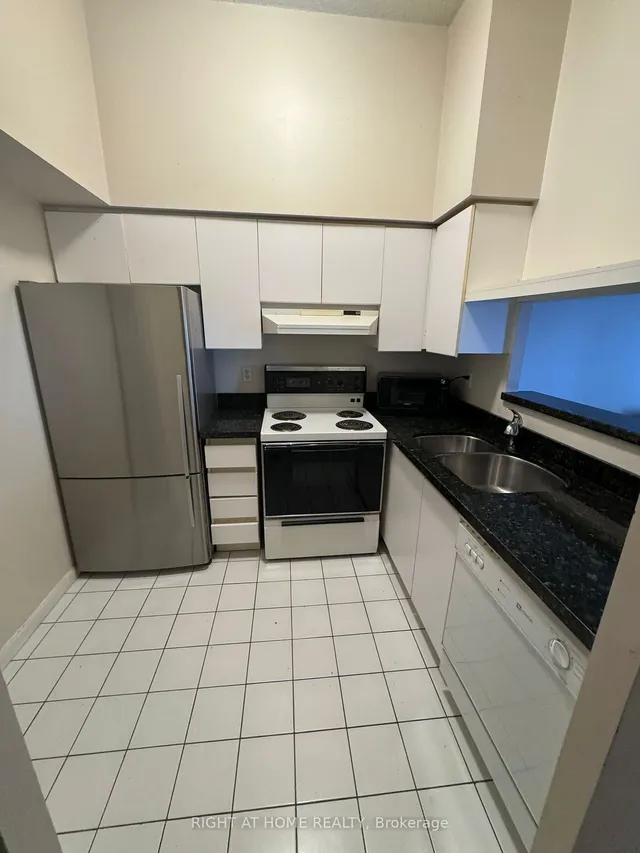 Additional image 4 of 24 Wellesley St Unit 2407