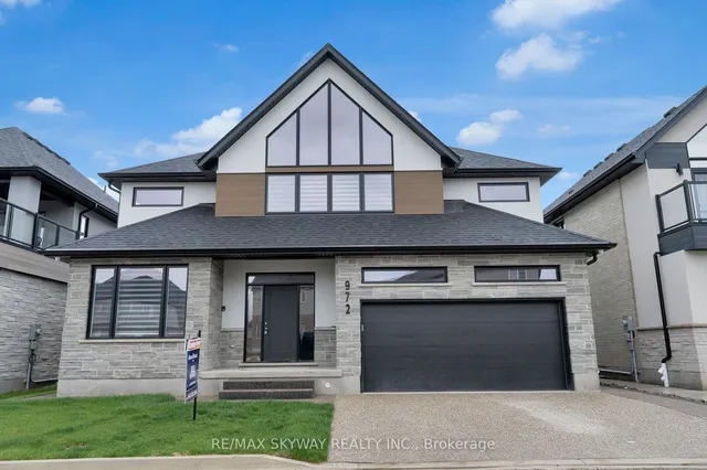 Additional image 40 of 972 Stonecliffe Walk Unit 18