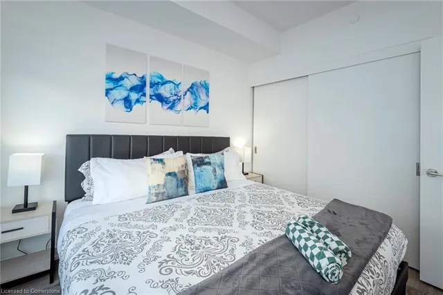 Additional image 30 of 15 Wellington St Unit 612