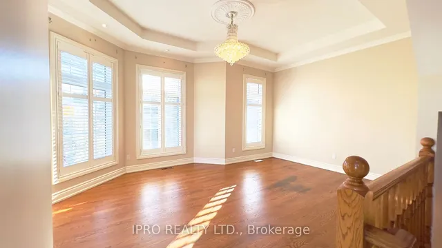 Additional image 30 of 1101 Dupont St