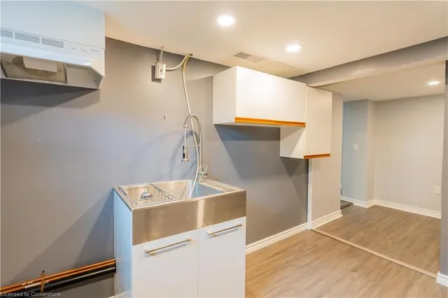 Additional image 36 of 40 Henry St