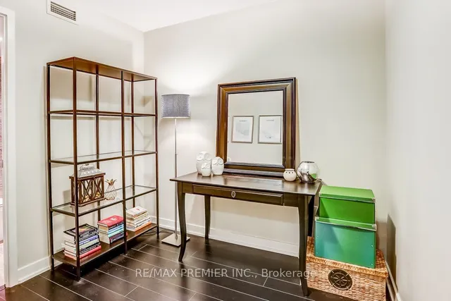 Additional image 19 of 10 Capreol Crt Unit 301