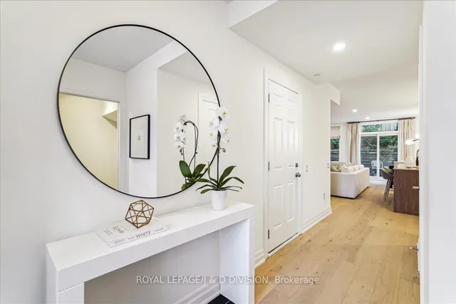 Additional image 8 of 365B Roehampton Ave