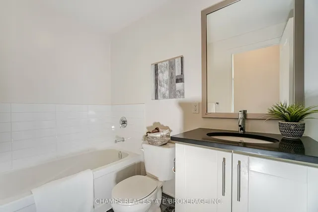 Additional image 11 of 825 Church St Unit 105