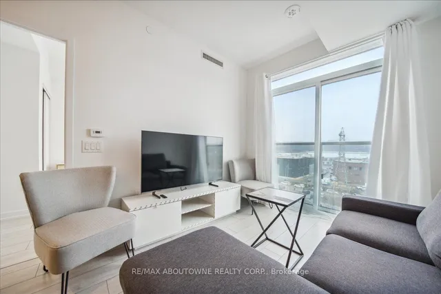 Additional image 31 of 500 Dupont St Unit 610