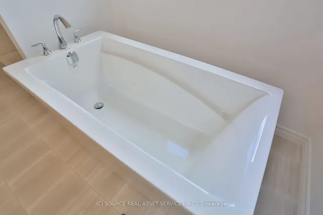 Additional image 17 of 31 Rockcliffe Dr