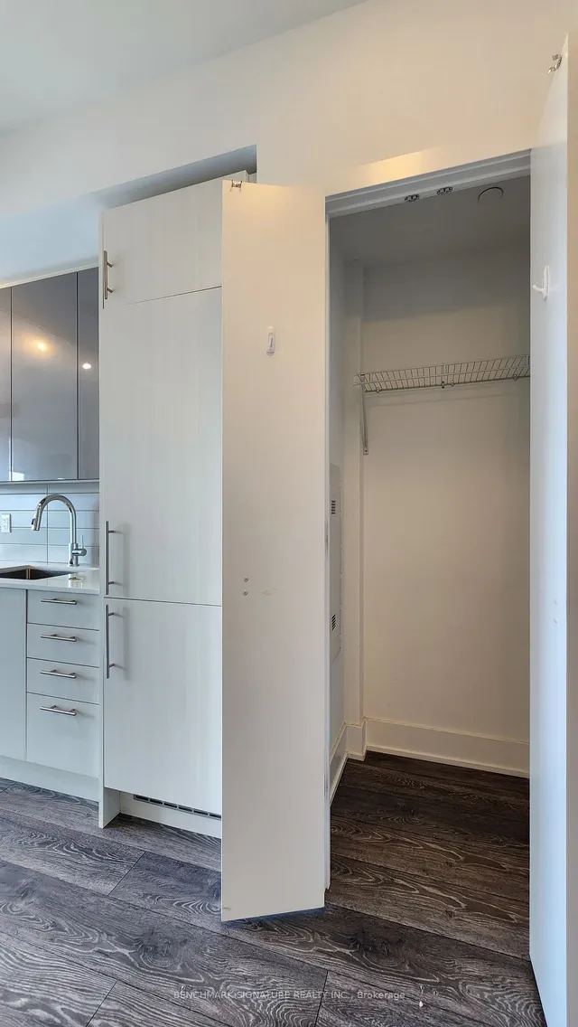 Additional image 6 of 403 Church St Unit 2503