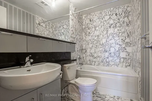 Additional image 9 of 70 Alexander St Unit 1007