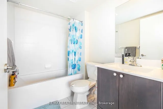 Additional image 17 of 151 Village Green Sq Unit 2102