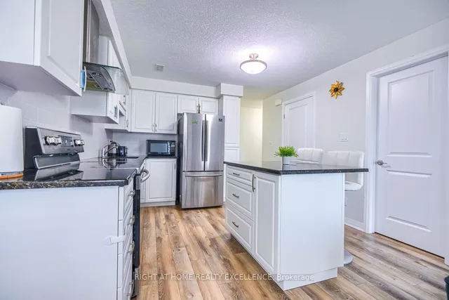 Additional image 7 of 1989 Ottawa St Unit 18D