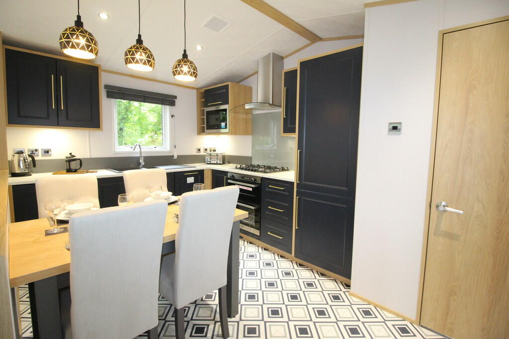 Additional image 4 of Lake View, Brokerswood Holiday Park, Brokerswood