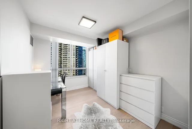 Additional image 26 of 80 Harrison Garden Blvd Unit 1122