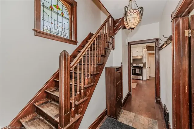 Additional image 8 of 7 Richmond Ave