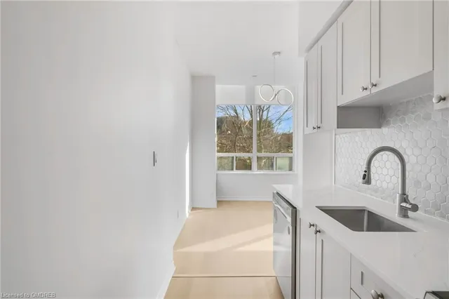 Additional image 23 of 16 Dallimore Cir Unit 102