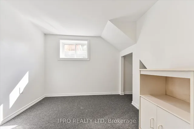 Additional image 29 of 135 Downsview Ave