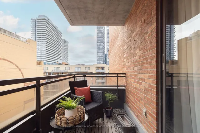 Additional image 13 of 71 Front St Unit 704