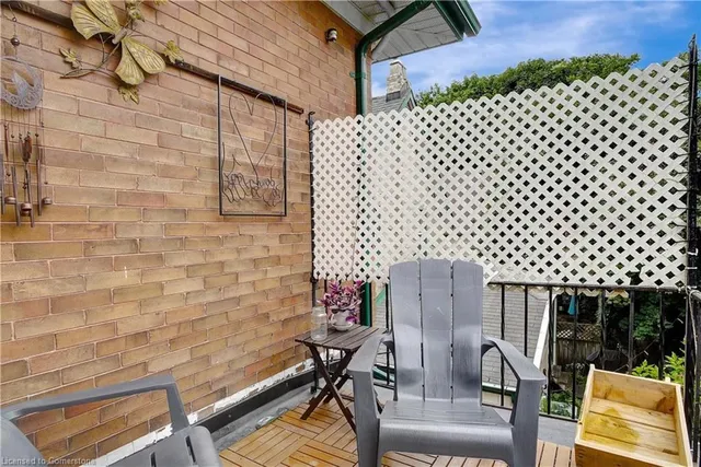 Additional image 33 of 67 Moore Ave