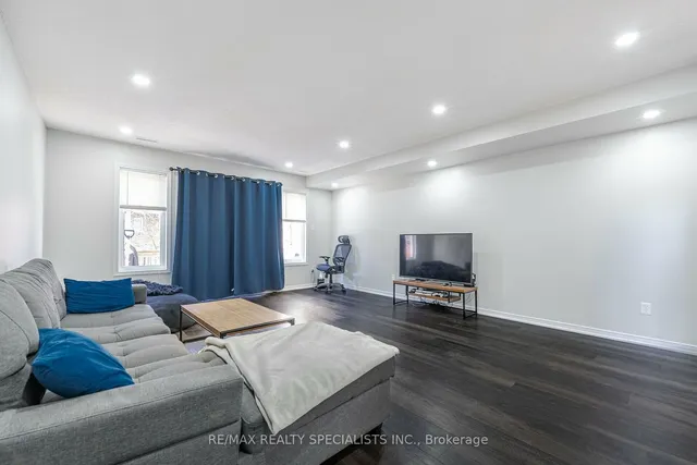 Additional image 7 of 50 Howe Dr Unit 8A