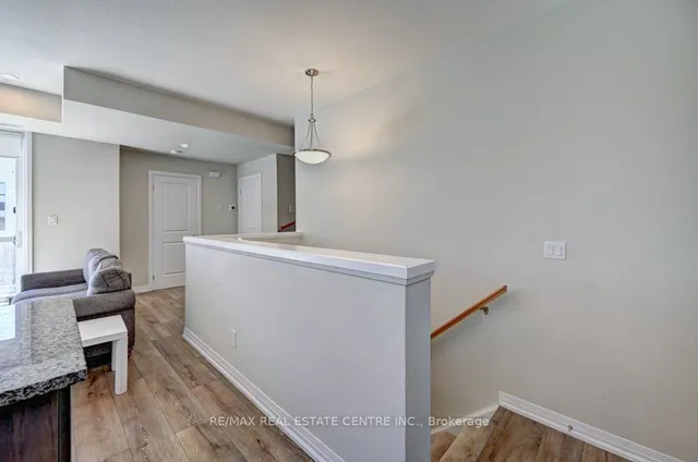 Additional image 18 of 261 Woodbine Ave