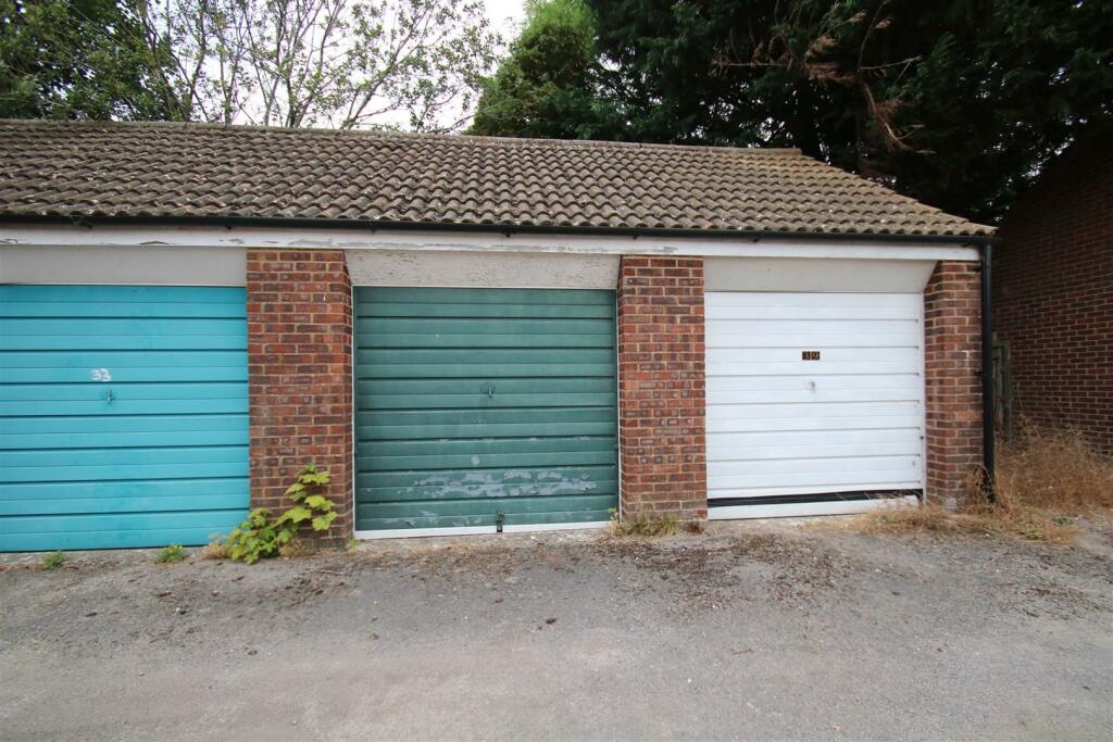 Additional image 13 of Manor Fields, Bratton, Westbury
