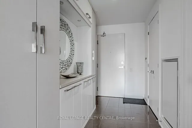 Additional image 2 of 170 Avenue Rd Unit 611