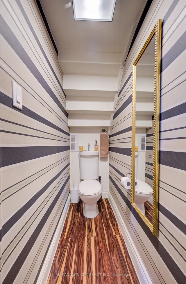 Additional image 15 of 118 College St