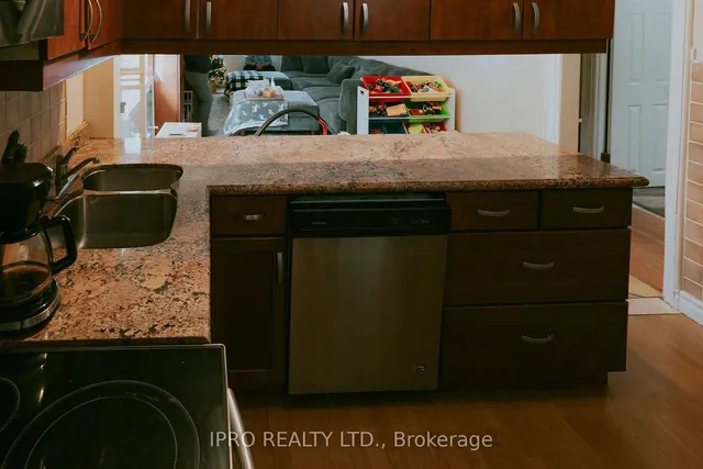 Additional image 5 of 183 Livingstone Ave