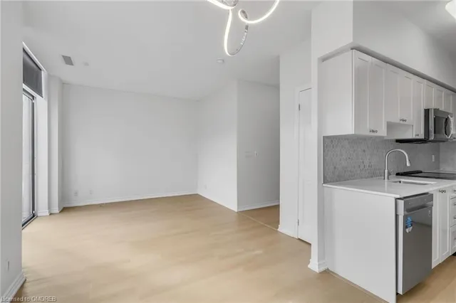 Additional image 13 of 16 Dallimore Cir Unit 102
