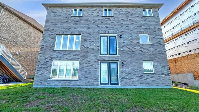 Additional image 5 of 341 RIVERTRAIL Ave