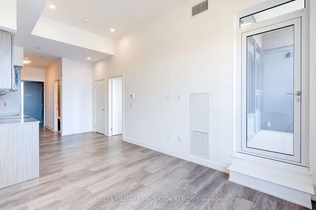Additional image 8 of 15 Wellington St Unit 303
