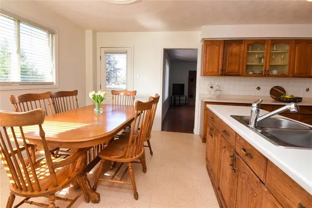 Additional image 9 of 244 MICHENER Cres