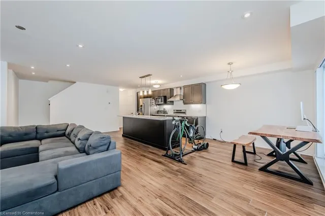 Additional image 16 of 27 Valencia Ave