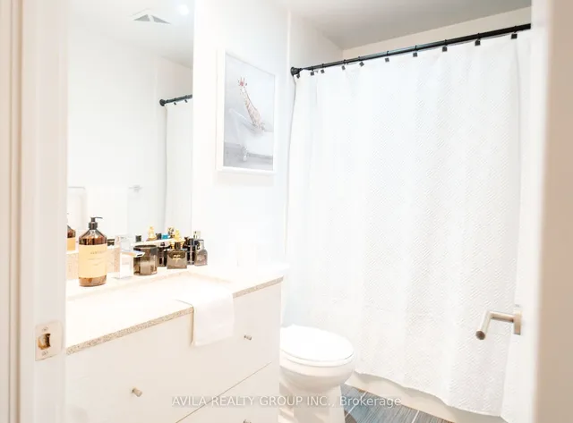 Additional image 31 of 525 Adelaide St Unit 1832