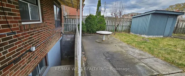 Additional image 28 of 18 Richgrove Dr