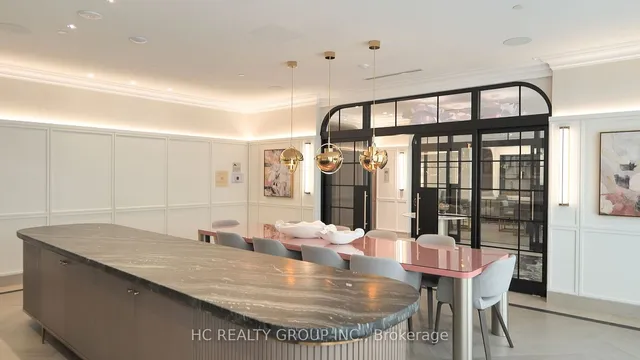 Additional image 13 of 30 Inn On The Park Dr Unit 220