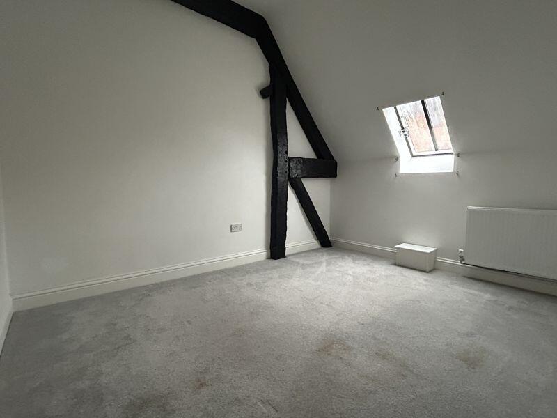 Additional image 5 of Mere